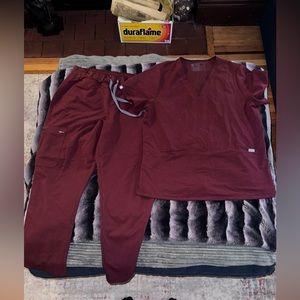 Figs XL Burgundy Scrub Set